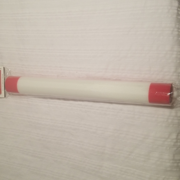 Set of 2 Silicone Baking Mats, 16in x 10in - Picture 4 of 4